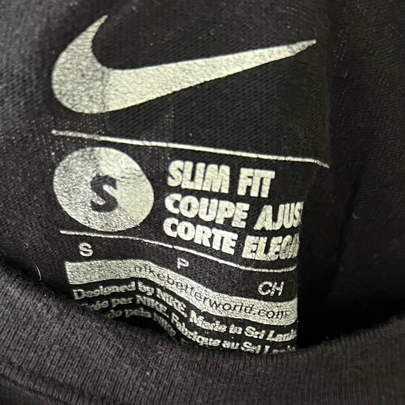 Manchester United Nike Red Devils Black Red Graphic Short Sleeve T-shirt Men’s S - Picture 3 of 8